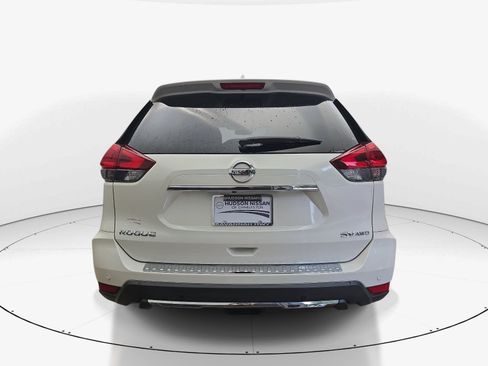Used 2019 Nissan Rogue SV w/ Premium Package AWD/4WD image 5