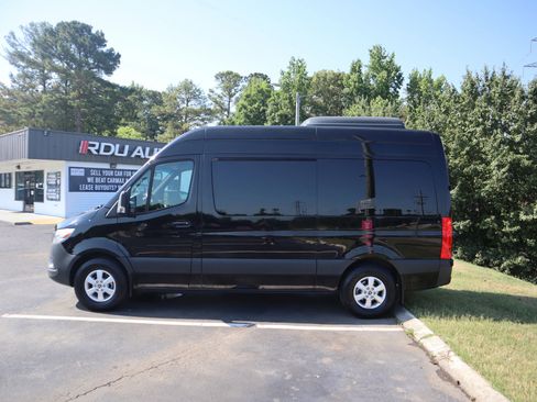 Used 2021 Mercedes-Benz Sprinter 2500 image 7