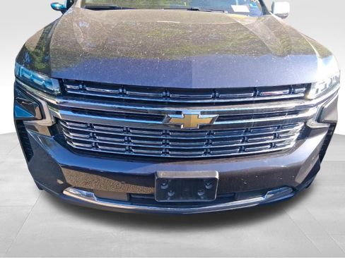Used 2022 Chevrolet Suburban Premier AWD/4WD image 18