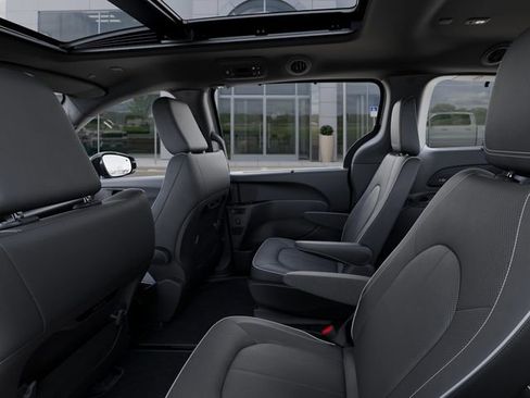 New 2026 Chrysler Pacifica Limited w/ Trailer Tow Group image 26