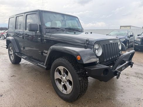 Used 2016 Jeep Wrangler Unlimited Sahara w/ Dual Top Group image 7