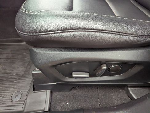 Used 2020 Ford Explorer XLT w/ Equipment Group 202A image 27