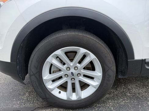Used 2014 Ford Explorer XLT w/ Equipment Group 202A AWD/4WD image 28