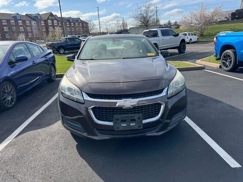 Used 2015 Chevrolet Malibu LT w/ Power Convenience Package image 2