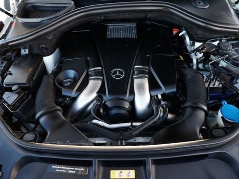 Used 2017 Mercedes-Benz GLS 550 4MATIC image 23