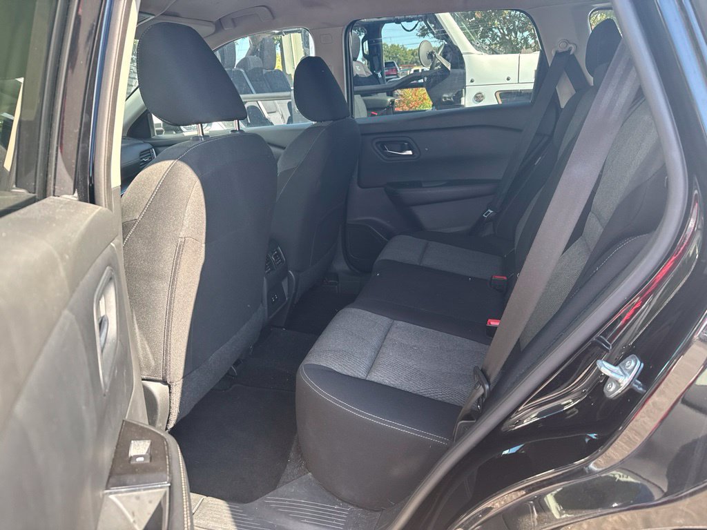 Used 2024 Nissan Rogue SV AWD/4WD image 9