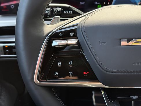 New 2026 Cadillac Lyriq V image 18