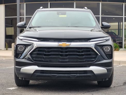 Used 2024 Chevrolet TrailBlazer LT FWD image 3