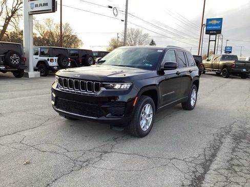 New 2025 Jeep Grand Cherokee Laredo X w/ Luxury Tech Group I AWD/4WD image 3
