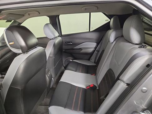 Used 2023 Nissan Kicks SR w/ SR Premium Package FWD image 18