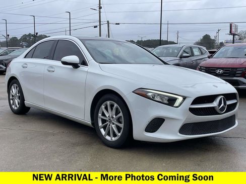 Used 2021 Mercedes-Benz A 220 image 1