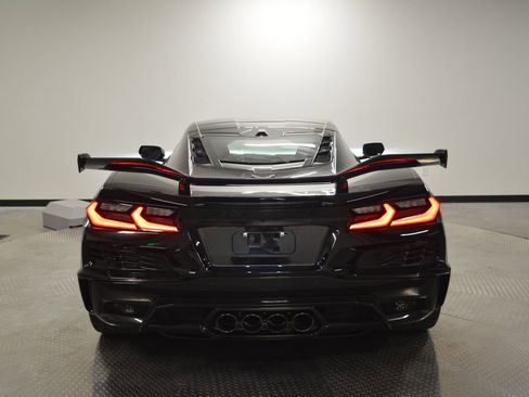 Used 2025 Chevrolet Corvette Z06 image 4