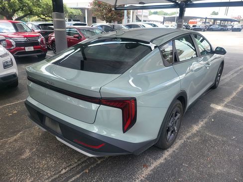 Used 2025 Kia K4 FWD image 8