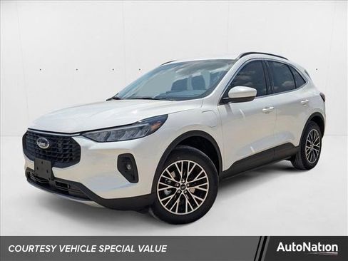 New 2025 Ford Escape SE image 1