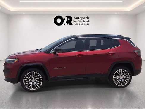 Used 2022 Jeep Compass Limited w/ Elite Group AWD/4WD image 3
