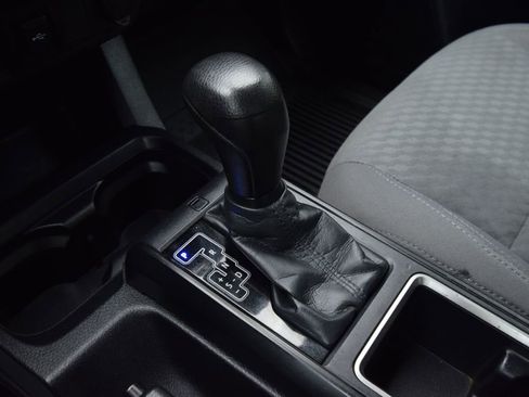 Used 2020 Toyota Tacoma SR image 20