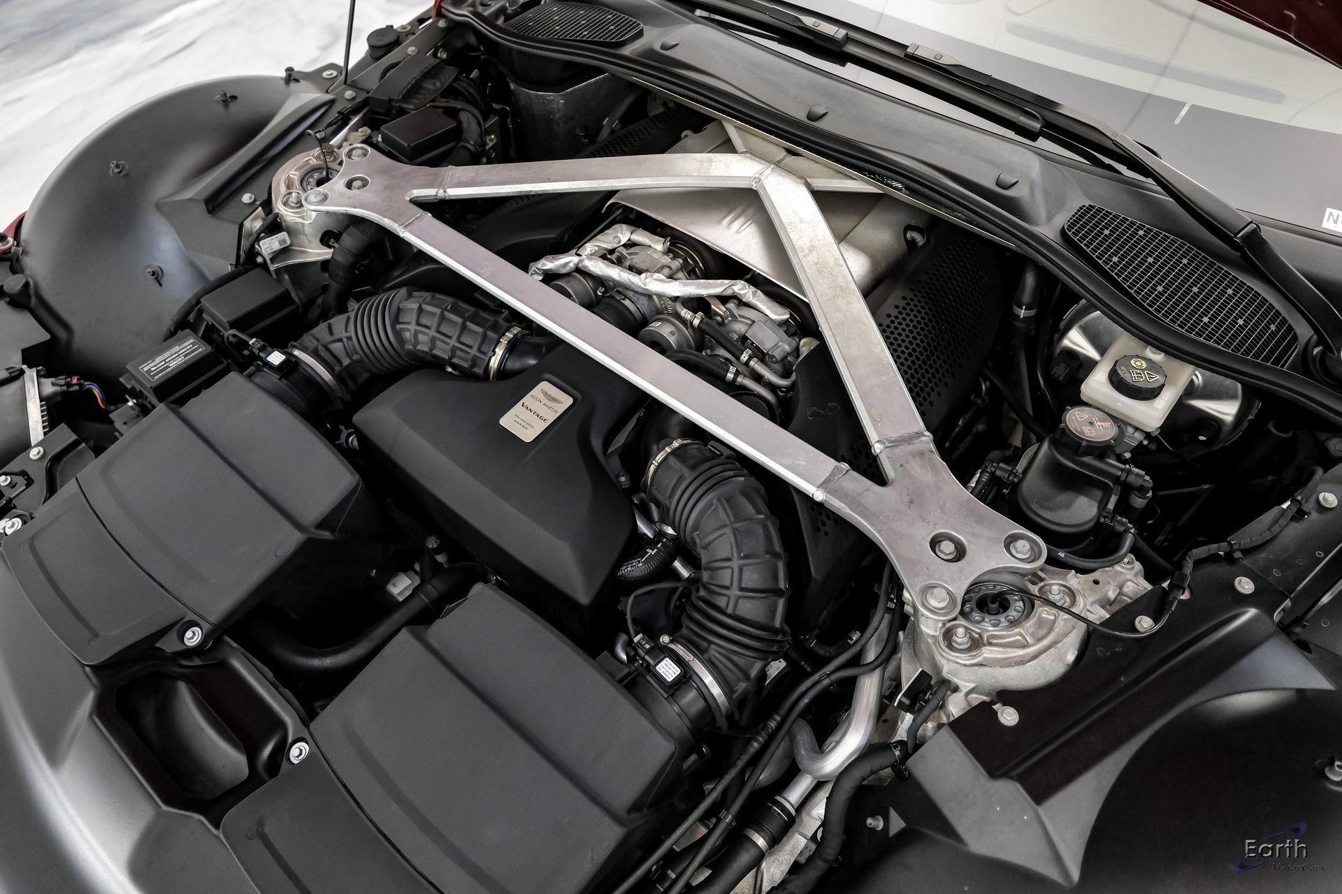 Used 2020 Aston Martin V8 Vantage Coupe RWD image 98