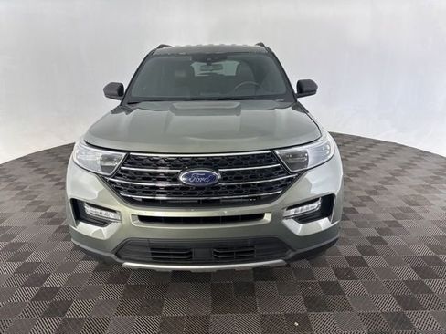 Used 2020 Ford Explorer XLT w/ Equipment Group 202A image 2