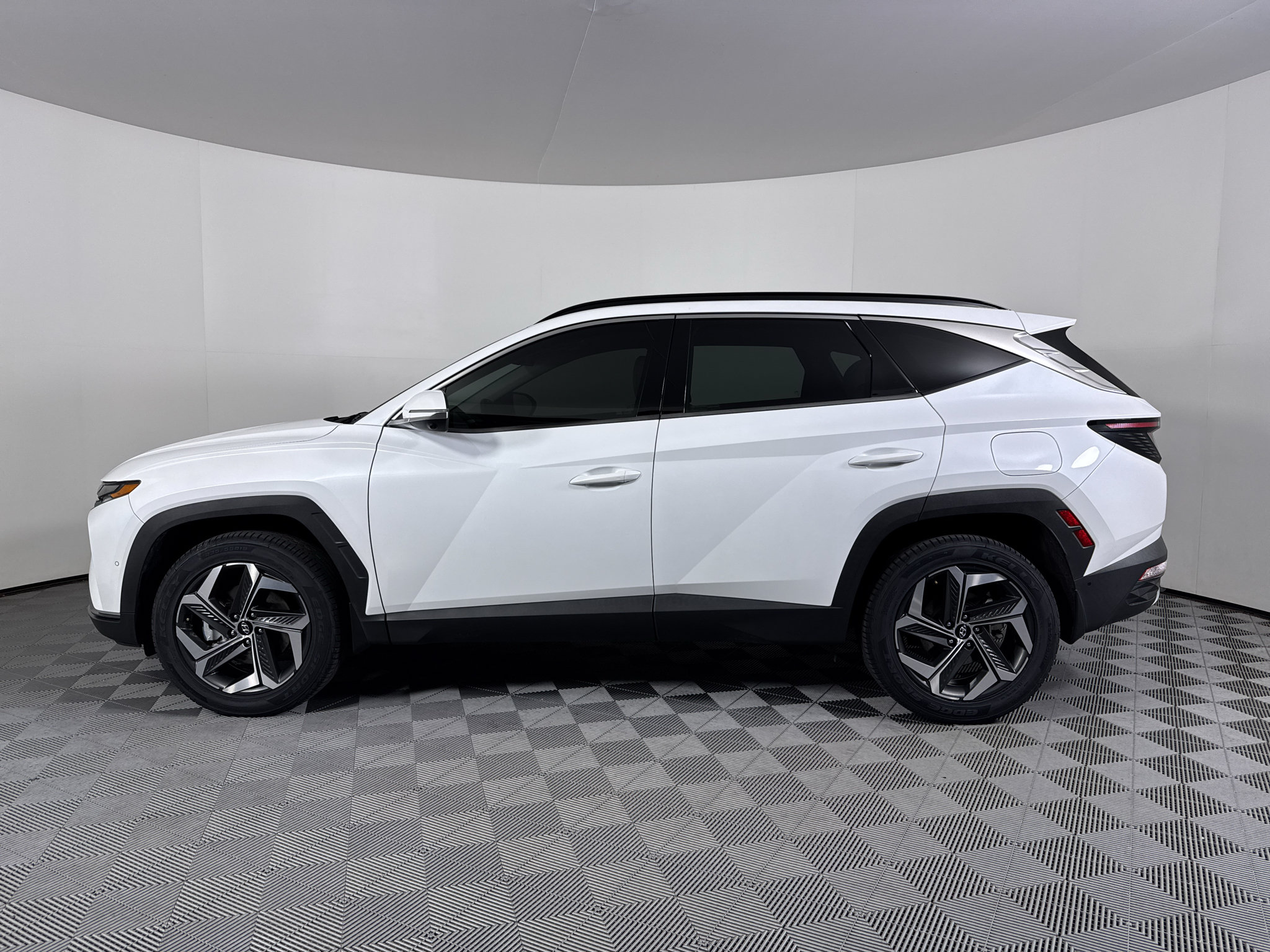 Used 2022 Hyundai Tucson Limited w/ Cargo Package AWD/4WD image 12
