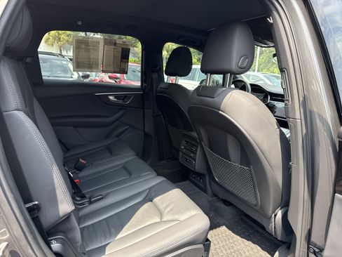 Used 2021 Audi Q7 3.0T Premium w/ Convenience Package AWD/4WD image 33
