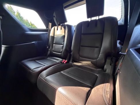Used 2018 Ford Explorer Sport w/ Equipment Group 401A AWD/4WD image 37