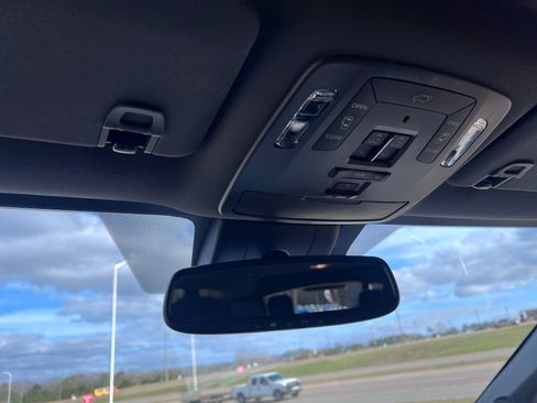 Used 2024 Toyota Sienna Platinum image 25