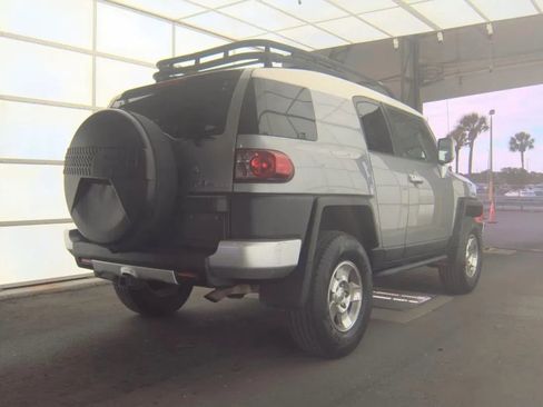 Used 2010 Toyota FJ Cruiser 4WD image 2