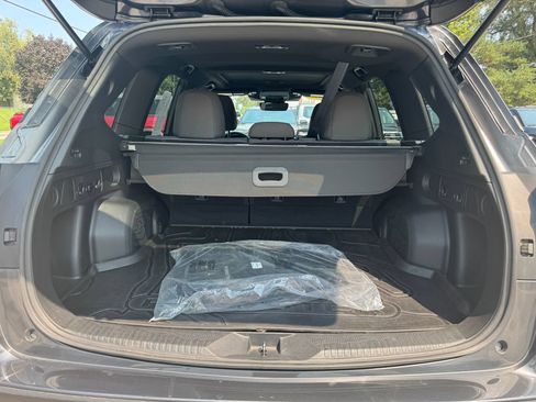 Used 2025 Subaru Forester Premium w/ Convenience Package #1 AWD/4WD image 9