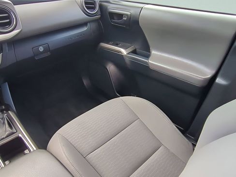 Certified 2016 Toyota Tacoma SR5 w/ Towing Package image 17