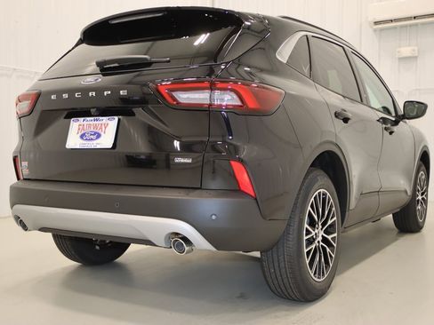 Certified 2024 Ford Escape SE image 10