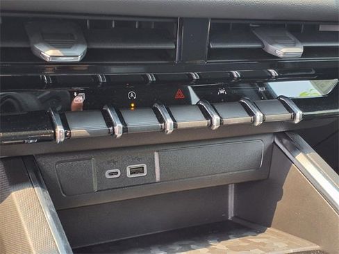 New 2025 GMC Canyon Elevation image 16