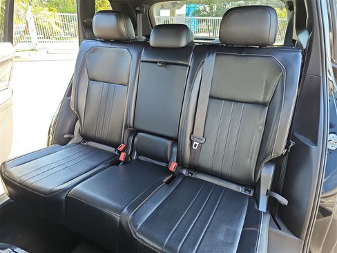 Certified 2022 Volkswagen Tiguan SE R-Line image 16