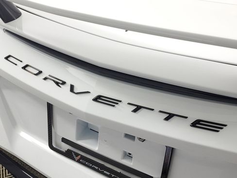 Used 2023 Chevrolet Corvette Stingray Premium Conv w/ Z51 Performance Package image 7