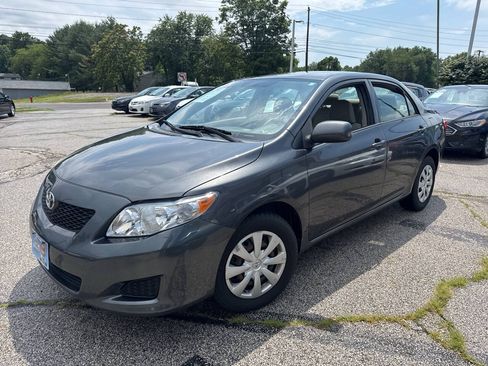 Used 2010 Toyota Corolla LE FWD image 3