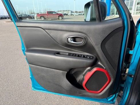 Used 2020 Jeep Renegade Trailhawk w/ Cold Weather Group image 26