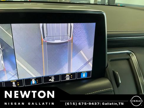 Used 2021 GMC Yukon SLT w/ SLT Premium Package AWD/4WD image 38
