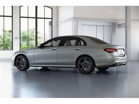 Certified 2022 Mercedes-Benz E 350 4MATIC Sedan image 32
