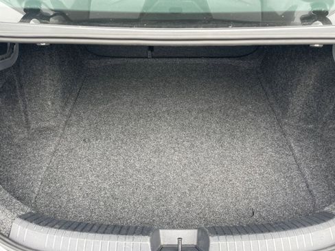 Used 2025 Volkswagen Jetta SE image 32