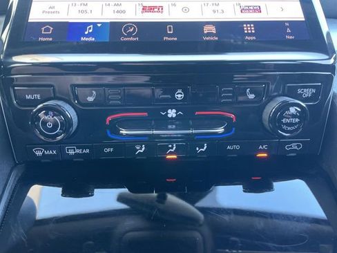 Used 2024 Jeep Grand Cherokee L Limited image 19