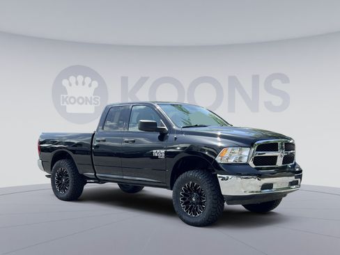 Used 2024 RAM 1500 Classic SLT AWD/4WD image 2