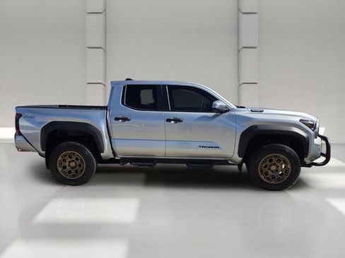 Used 2025 Toyota Tacoma TRD Off-Road AWD/4WD image 6