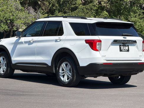 Used 2021 Ford Explorer XLT AWD/4WD image 6