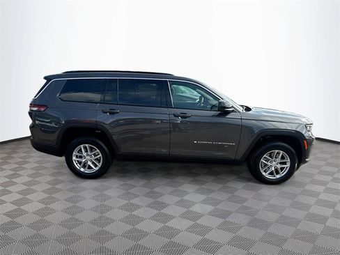 New 2025 Jeep Grand Cherokee L Laredo image 4