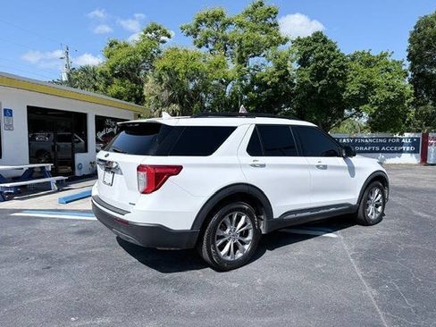 Used 2020 Ford Explorer XLT w/ Equipment Group 202A AWD/4WD image 4