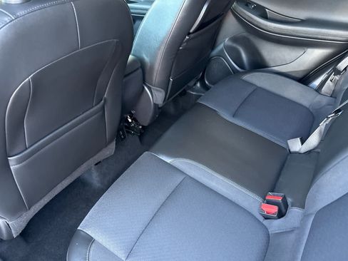 Used 2023 Buick Encore GX Preferred w/ Cold Weather Comfort Package FWD image 11