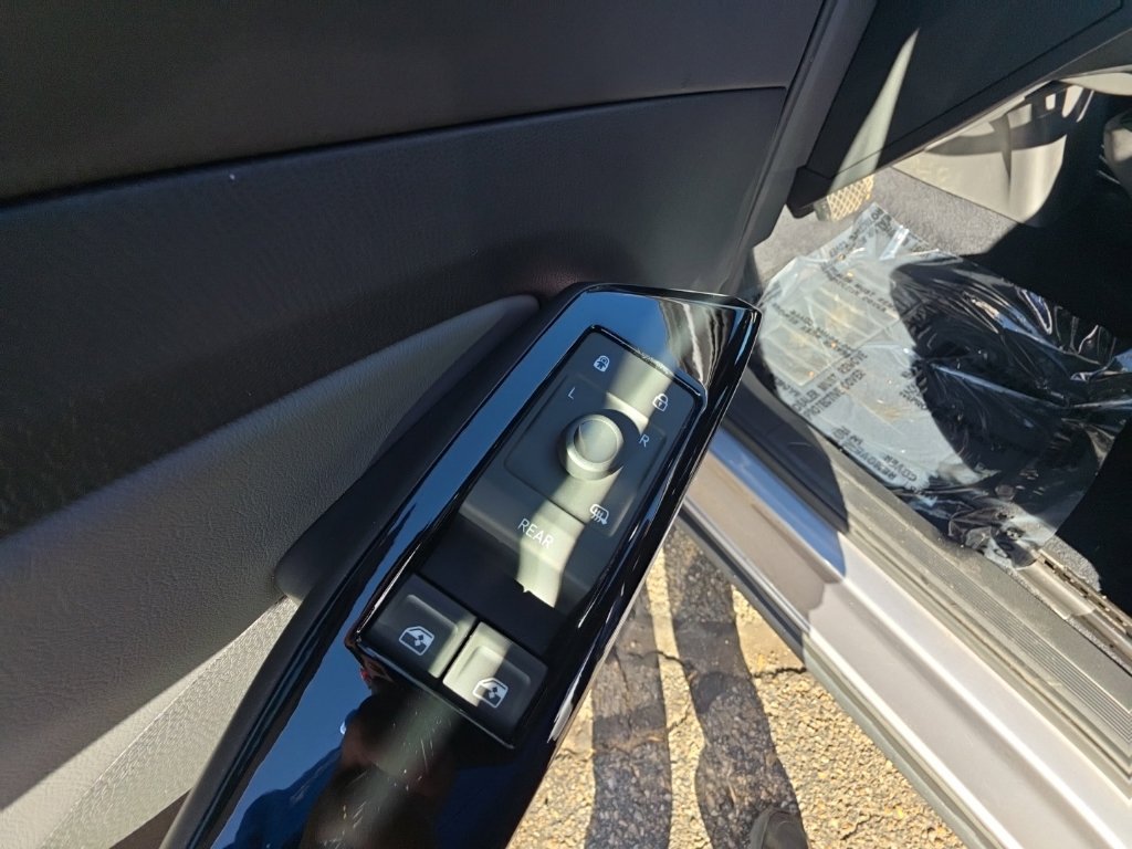Certified 2023 Volkswagen ID.4 Pro S AWD/4WD image 11