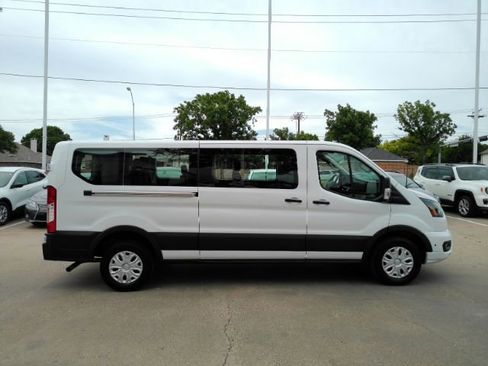 Used 2025 Ford Transit 350 XLT RWD image 4