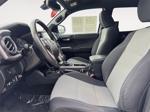 Certified 2021 Toyota Tacoma TRD Off-Road image 9