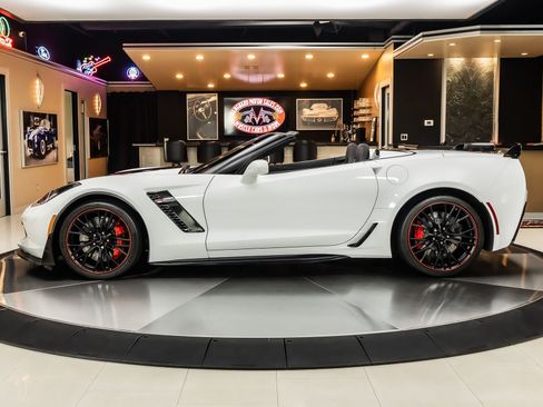 Used 2019 Chevrolet Corvette Z06 RWD image 19