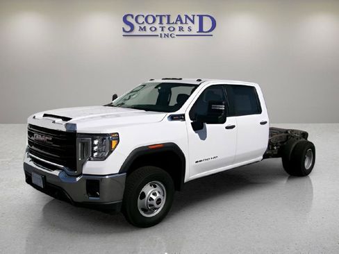 Used 2022 GMC Sierra 3500 Pro w/ Convenience Package RWD image 2